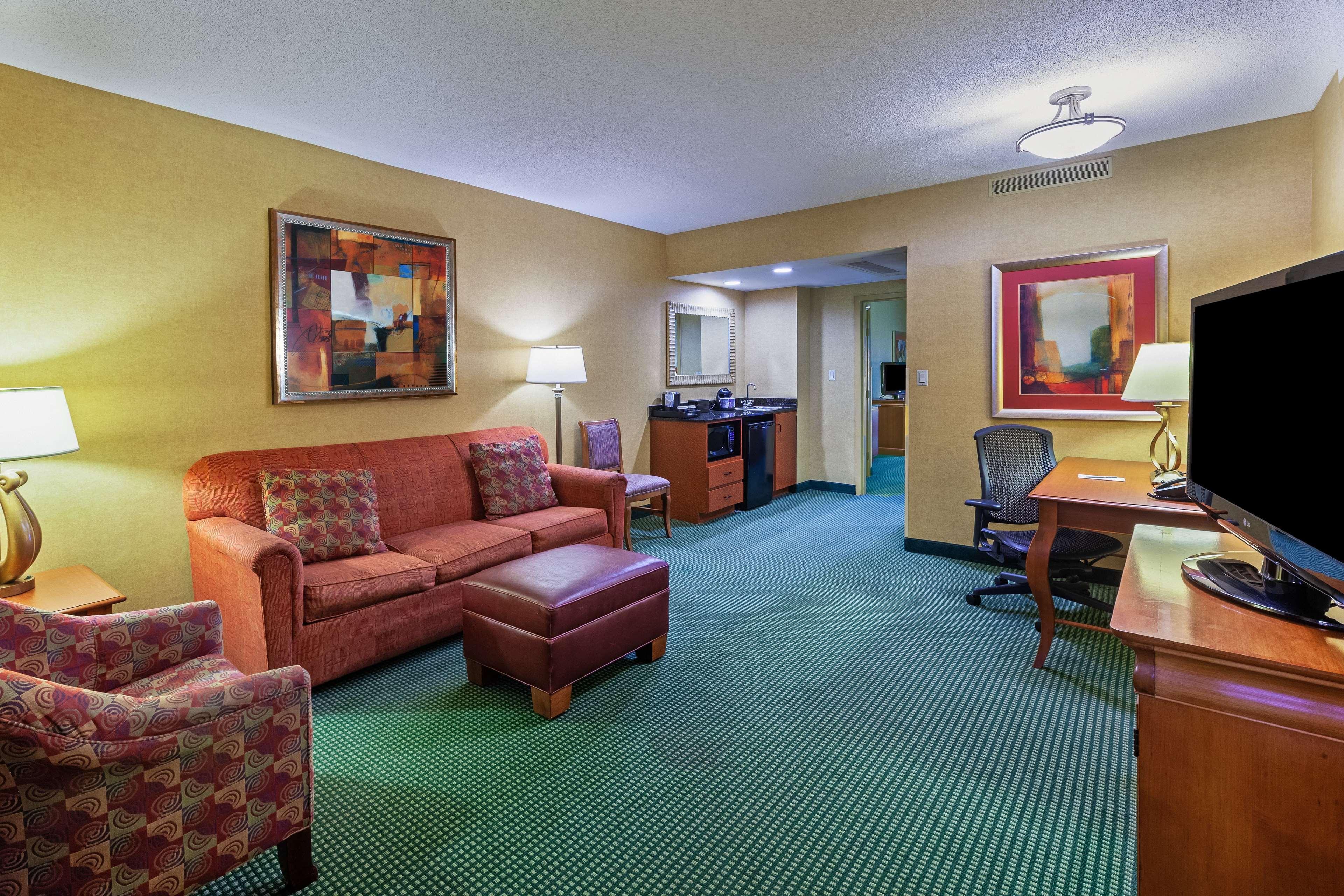 Embassy Suites By Hilton Greensboro Airport Zewnętrze zdjęcie