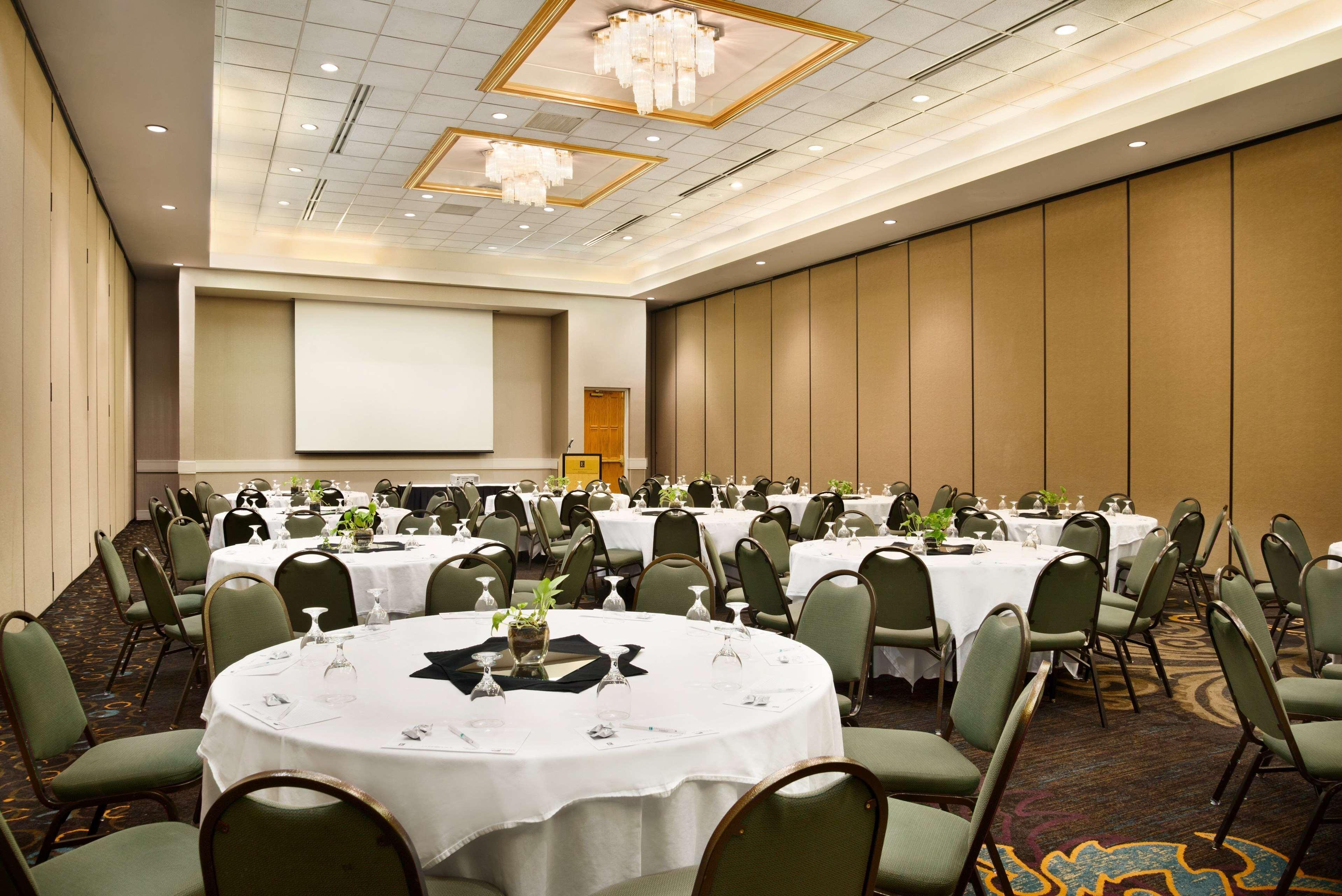 Embassy Suites By Hilton Greensboro Airport Zewnętrze zdjęcie