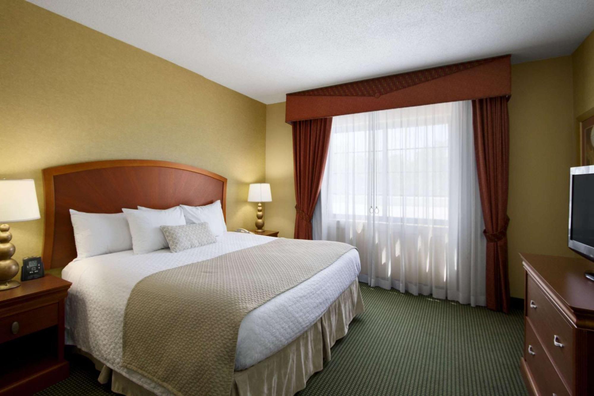 Embassy Suites By Hilton Greensboro Airport Zewnętrze zdjęcie