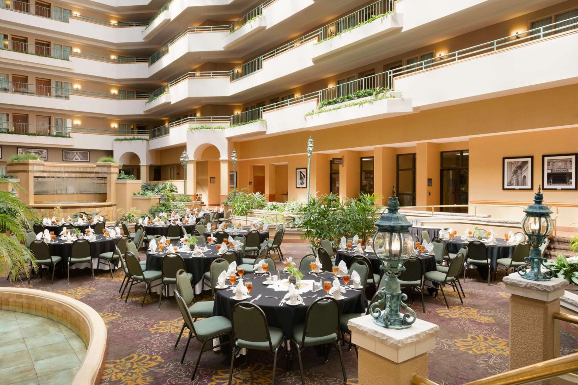 Embassy Suites By Hilton Greensboro Airport Zewnętrze zdjęcie