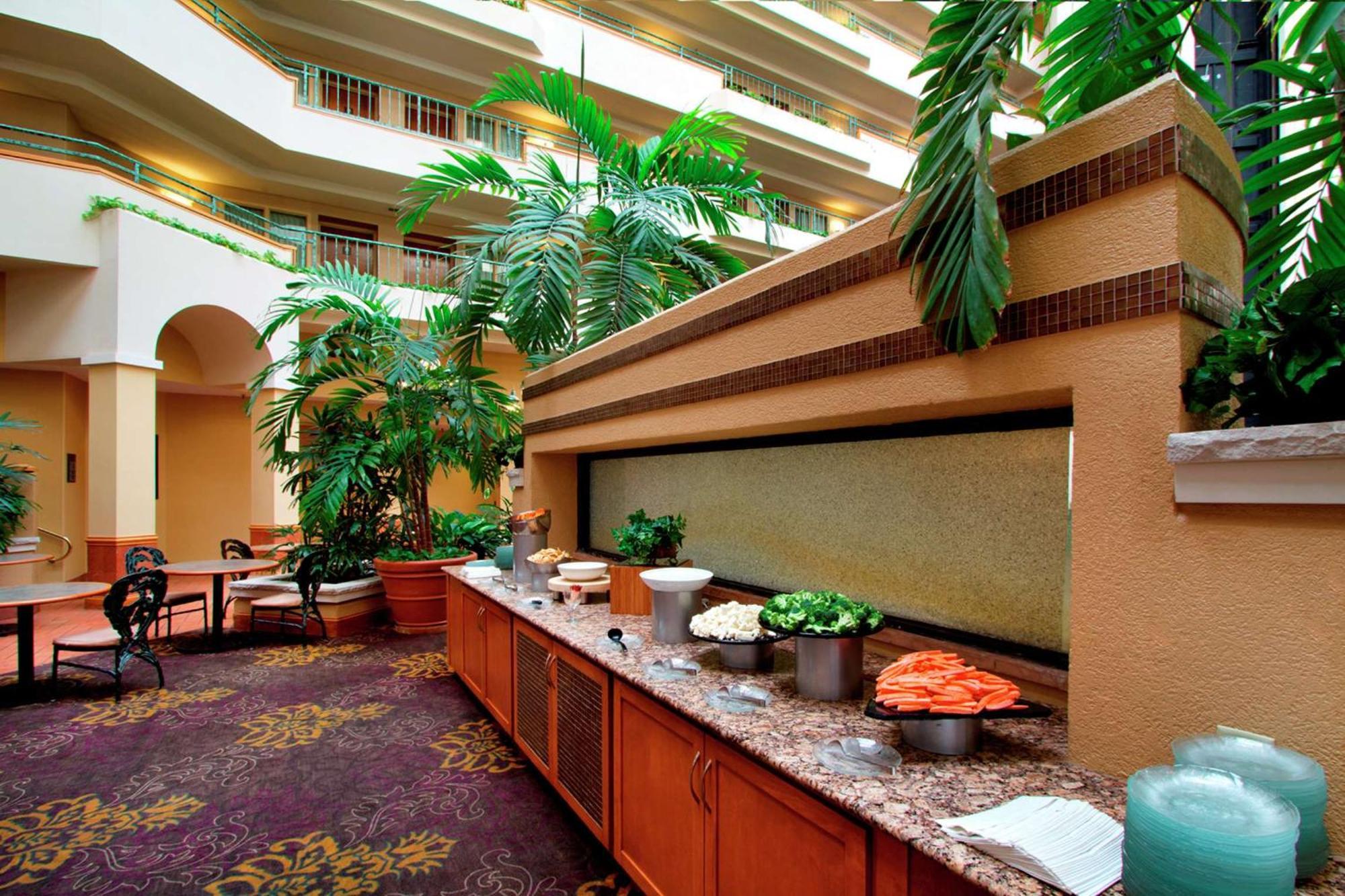Embassy Suites By Hilton Greensboro Airport Zewnętrze zdjęcie